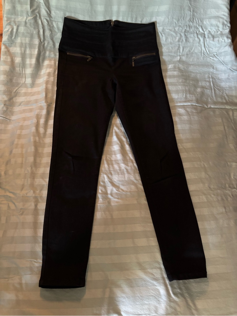 High-Waist Black Zipper Detail Leggings